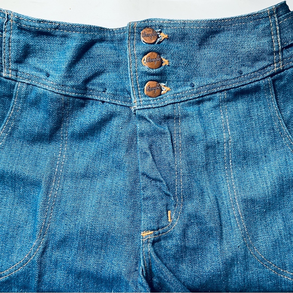 1970s Vintage Womens WRANGLER Jeans Misses BELL  BOTTOM Button & Zip Big Pocket